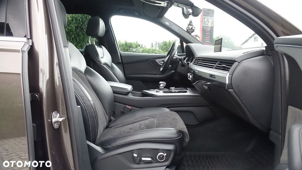 Audi Q7 - 30