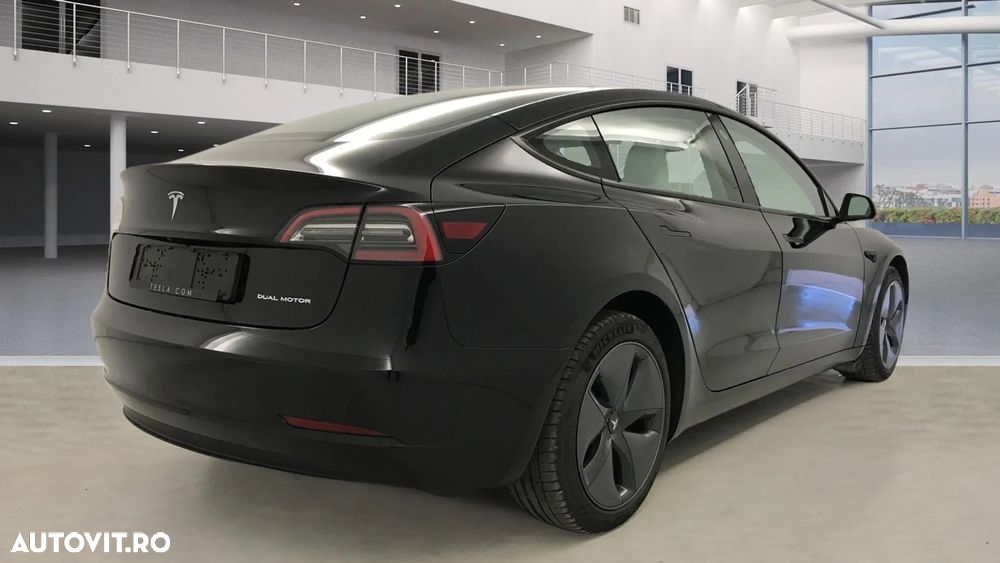 Tesla Model 3 AWD Long Range - 3