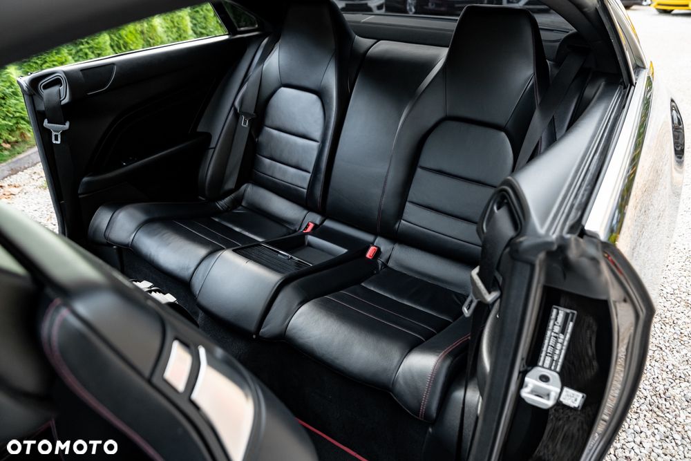 Mercedes-Benz Klasa E 250 Coupe 7G-TRONIC - 32