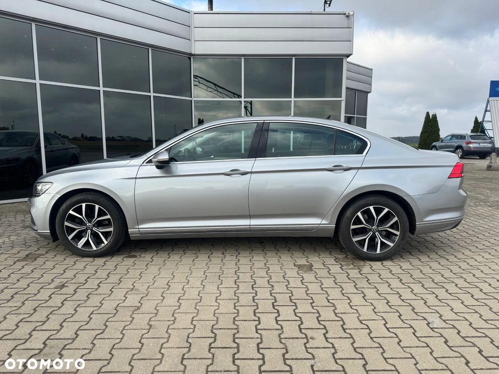 Volkswagen Passat - 2
