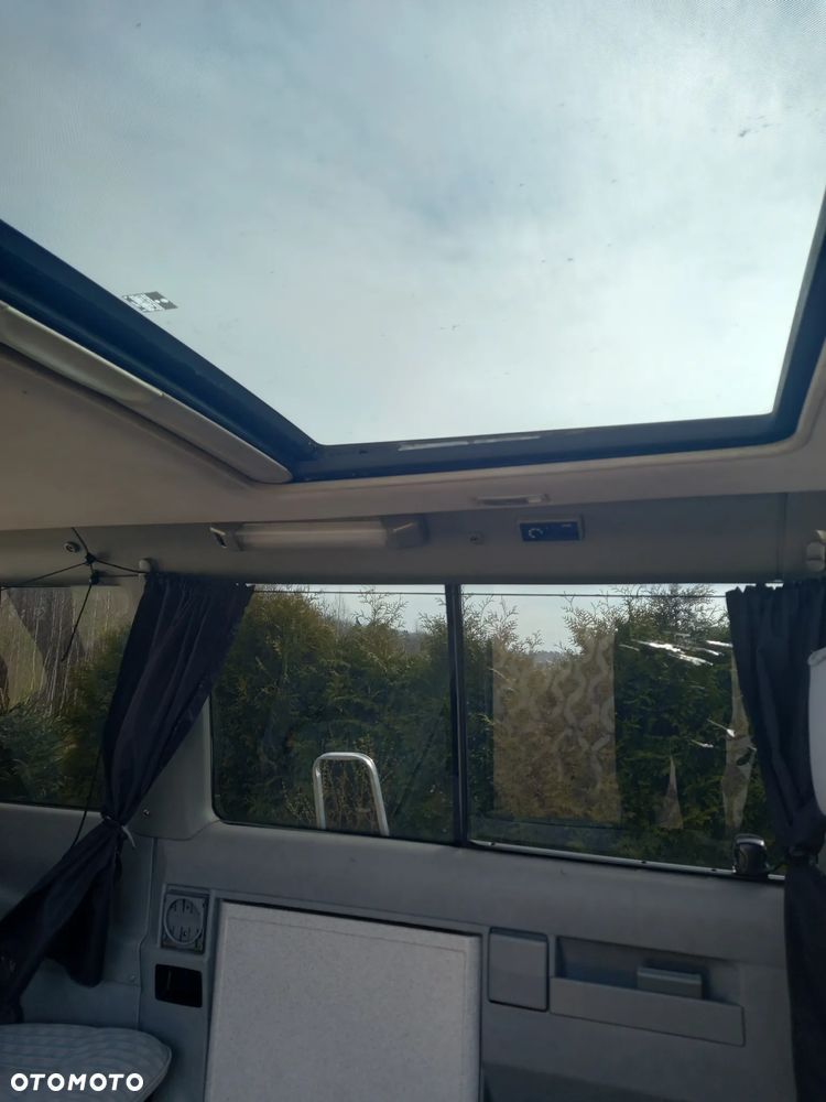 Volkswagen Multivan - 10