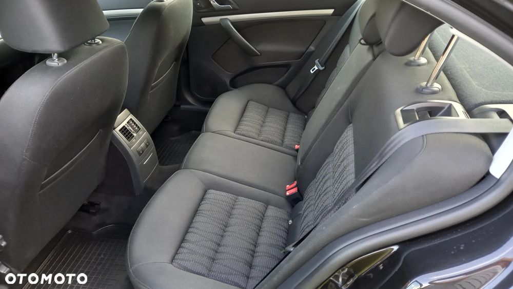 Skoda Octavia 1.6 Elegance - 7