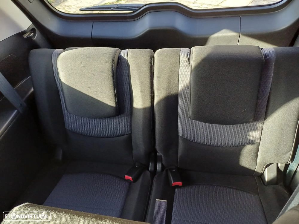 Mazda 5 MZR-CD 2.0 Sport - 8