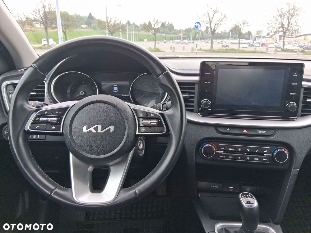 Kia Ceed - 13