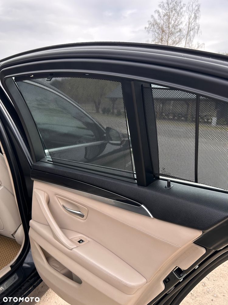 BMW Seria 5 530d xDrive Modern Line - 9