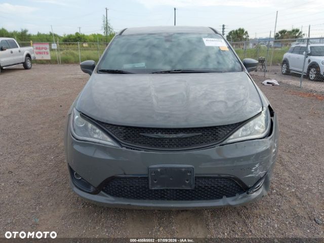 Chrysler Pacifica - 9