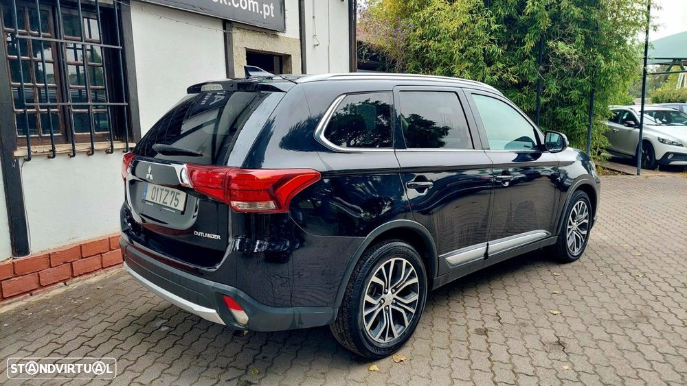 Mitsubishi Outlander 2.2 DI-D Instyle Navi - 3