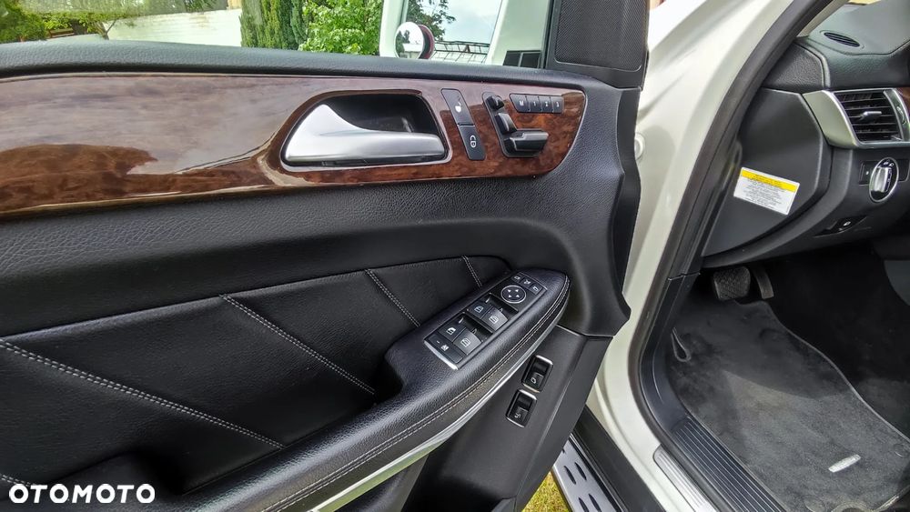 Mercedes-Benz GL 500 4-Matic - 26