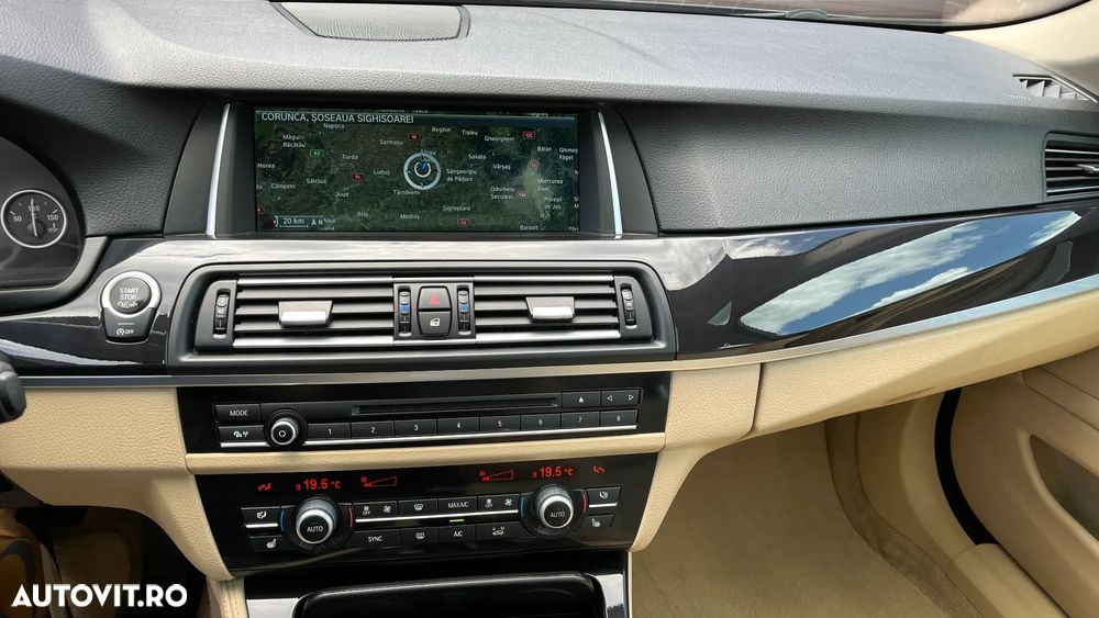 BMW Seria 5 520d xDrive - 11