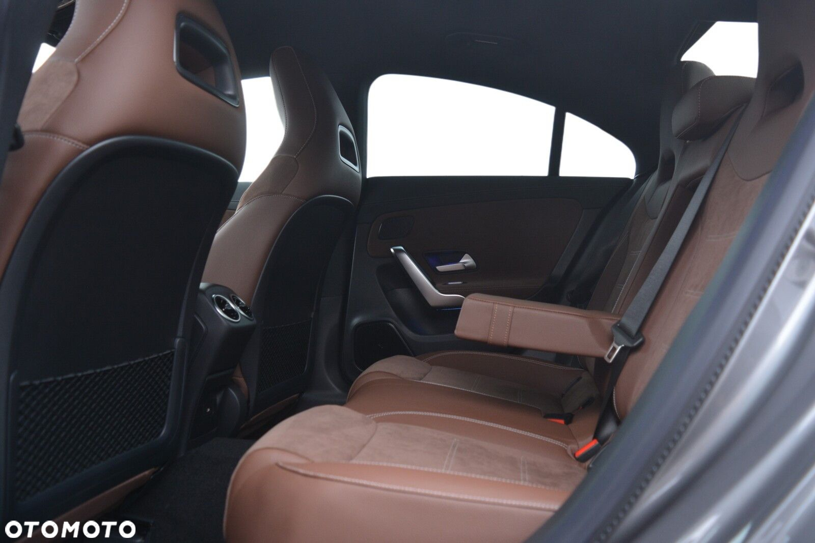 Mercedes-Benz CLA 200 AMG Line 7G-DCT - 8