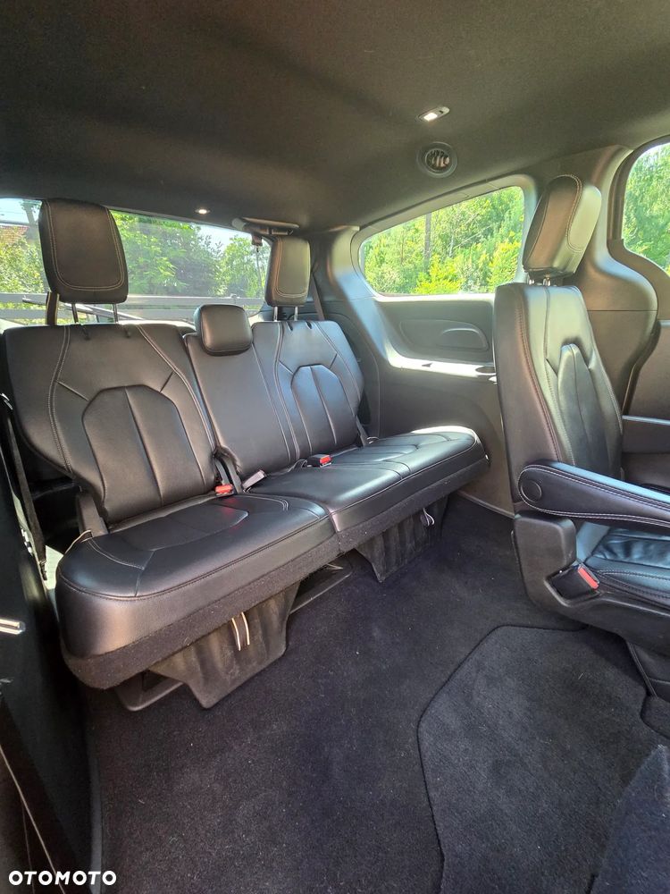 Chrysler Pacifica - 14
