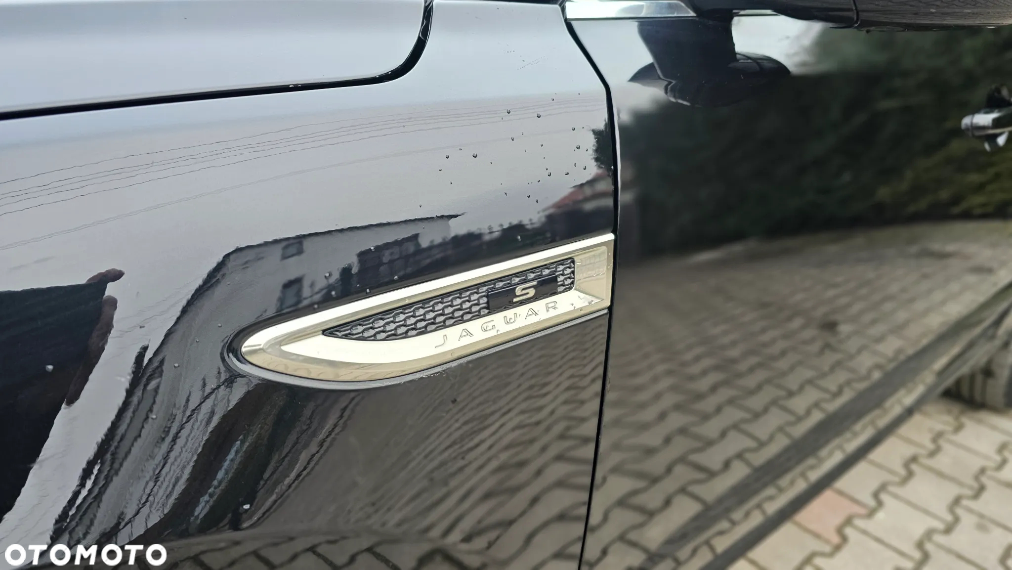 Jaguar E-Pace 2.0 i4D AWD R-Dynamic S - 36