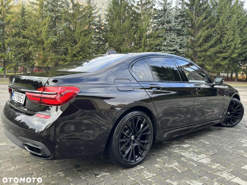 BMW Seria 7 750i xDrive - 5
