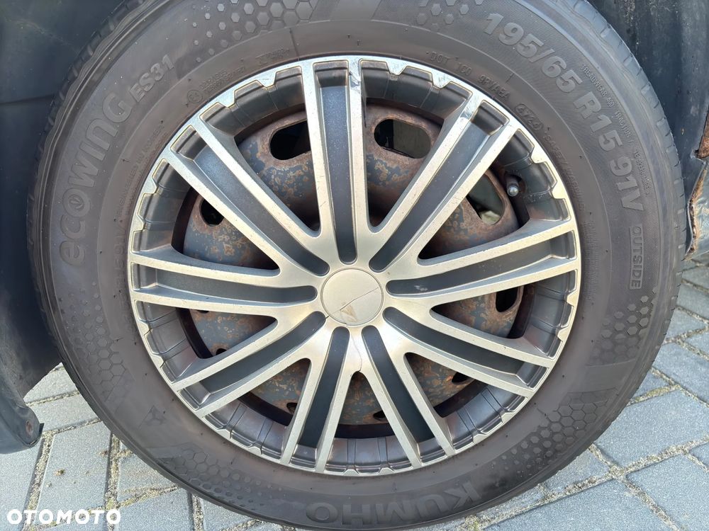 Skoda Octavia 1.6 Tour - 24