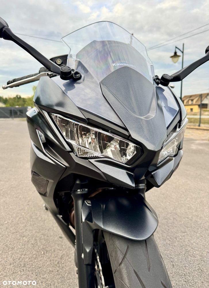Kawasaki Ninja - 25