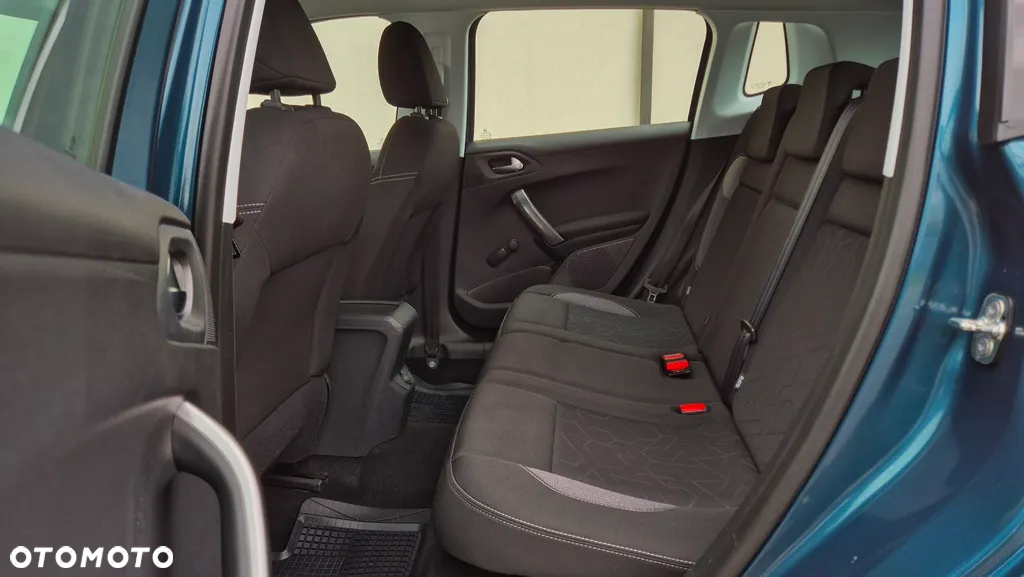 Peugeot 2008 1.2 Pure Tech Style S&S - 10