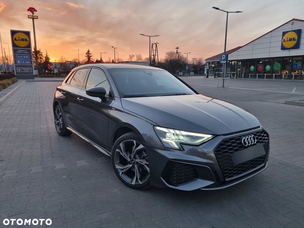 Audi A3 Sportback - 2