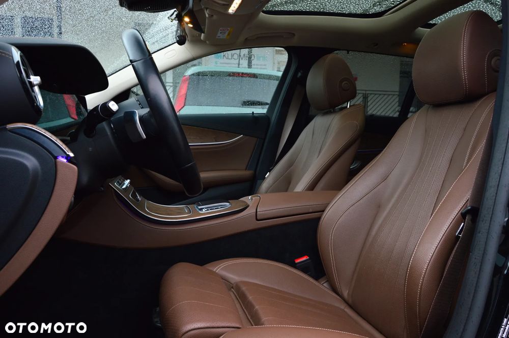 Mercedes-Benz Klasa E 300 9G-TRONIC AMG Line - 11