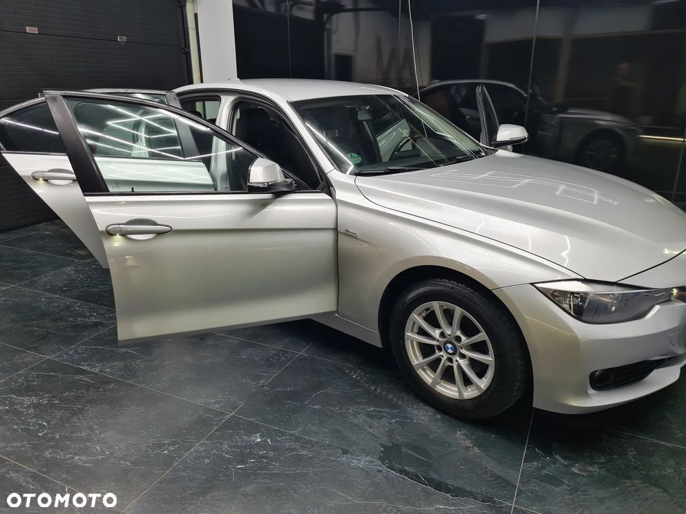 BMW Seria 3 316d Sport Line - 26