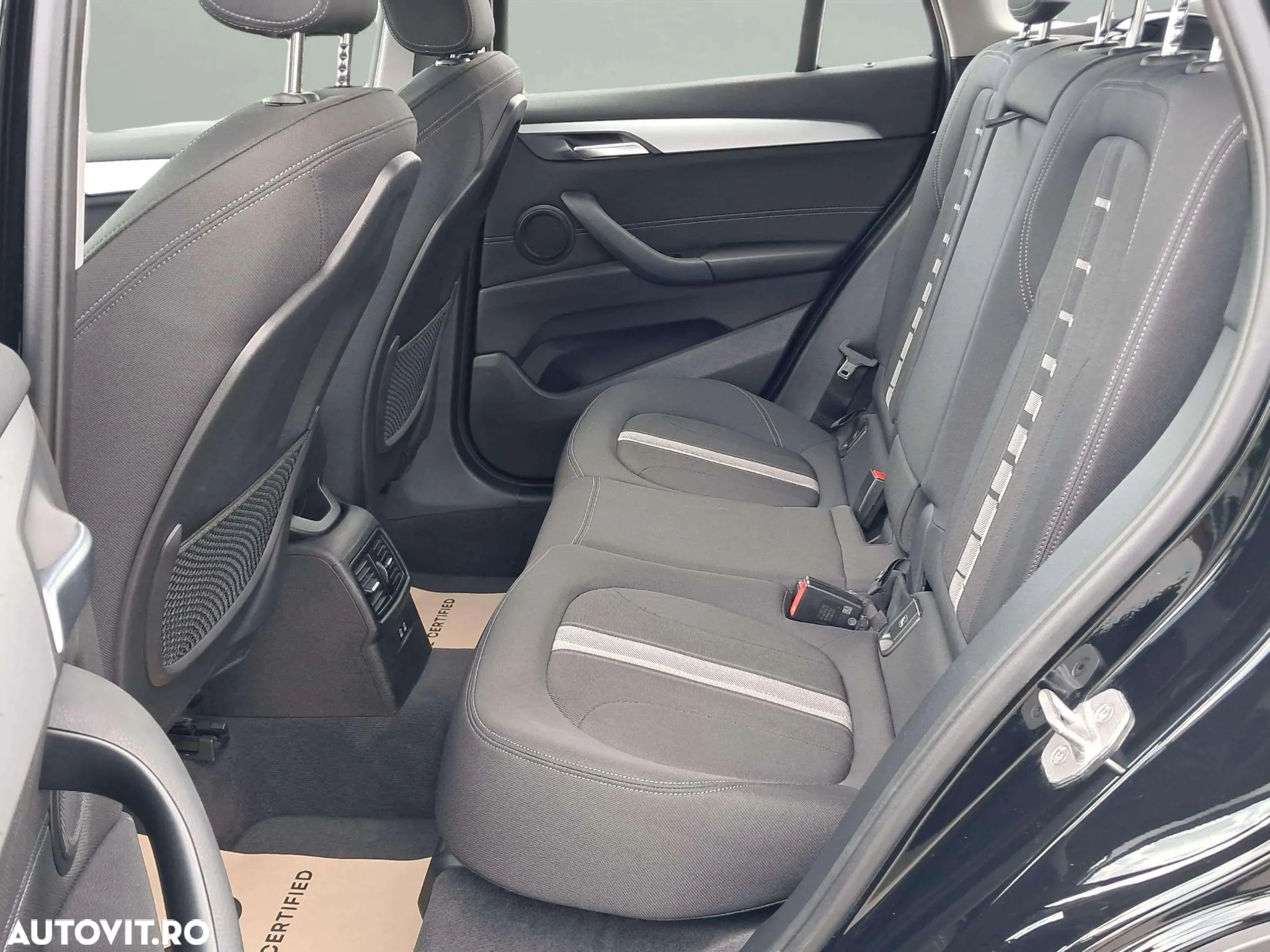 BMW X1 xDrive20i AT - 9