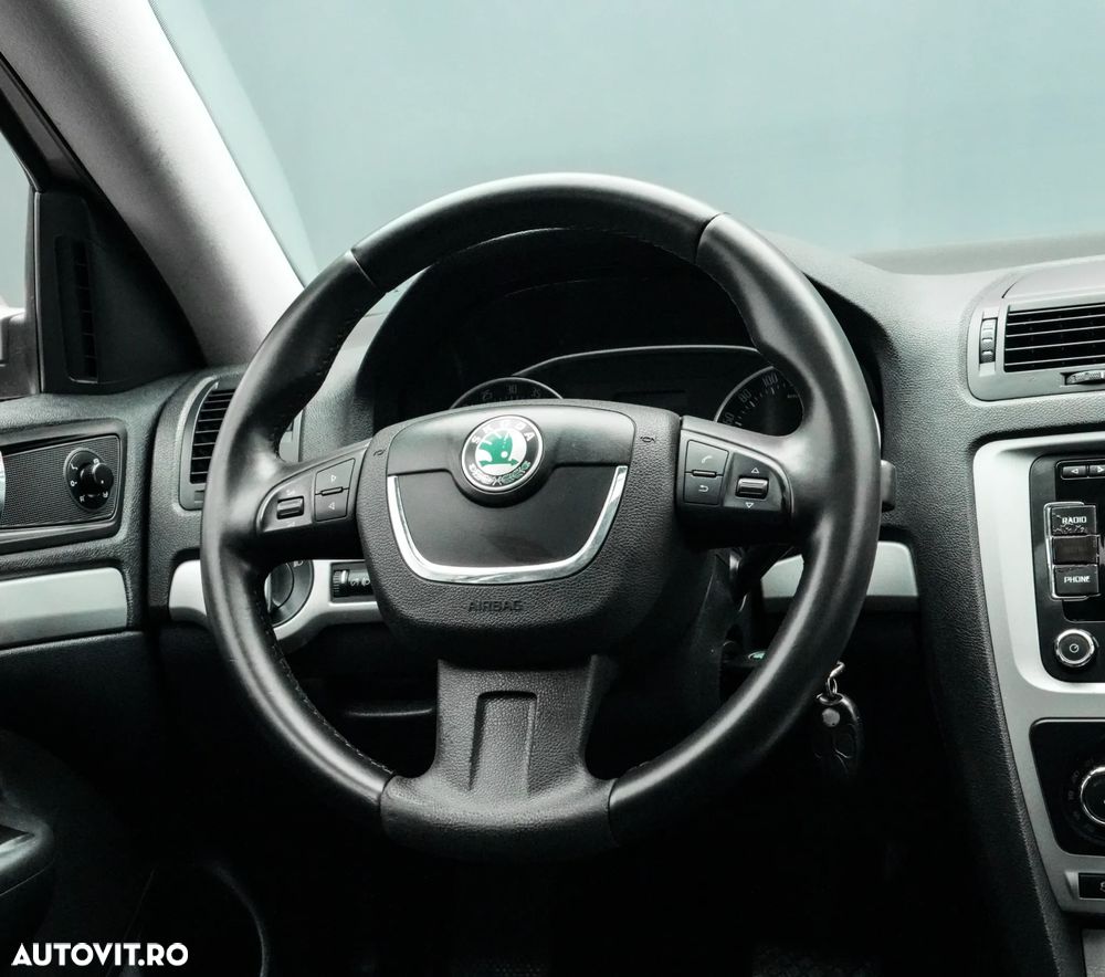 Skoda Octavia 1.6 TDI Ambiente DSG - 17