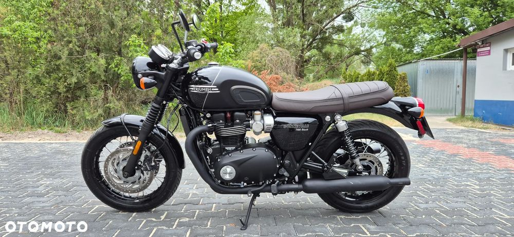 Triumph Bonneville - 6