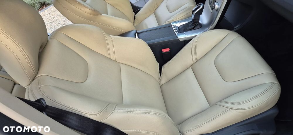 Volvo XC 60 - 30