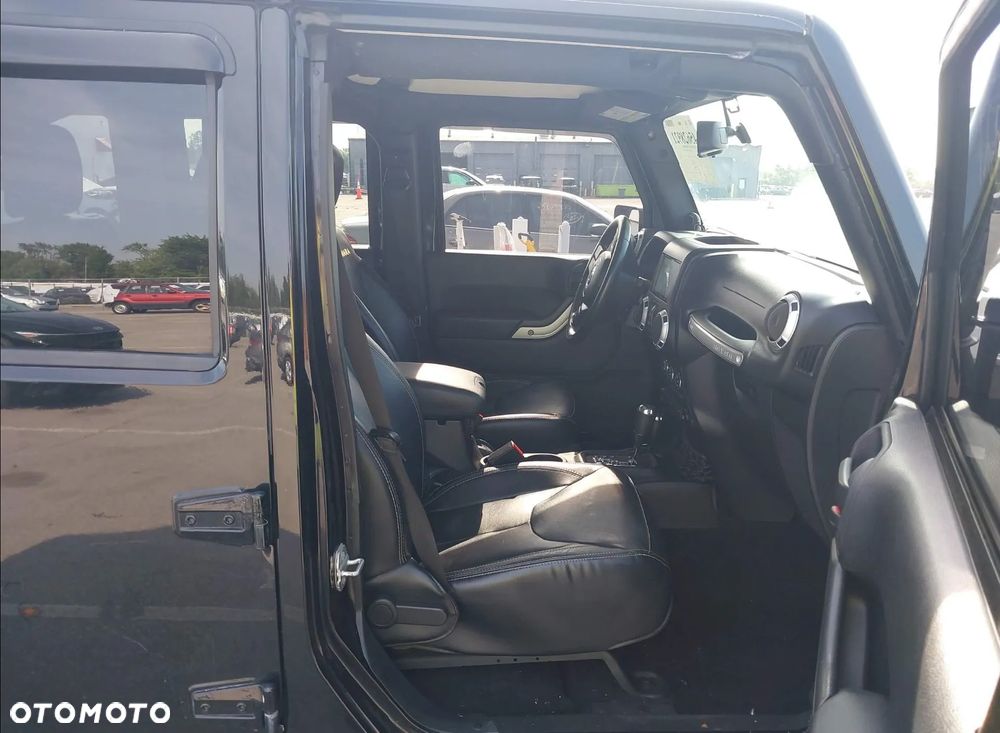 Jeep Wrangler - 10