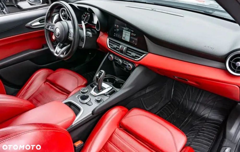 Alfa Romeo Giulia - 11