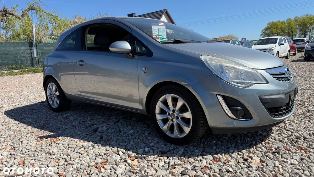 Opel Corsa 1.4 16V 150 Jahre - 18