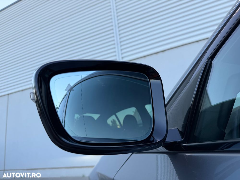 BMW Seria 5 540i xDrive AT - 15