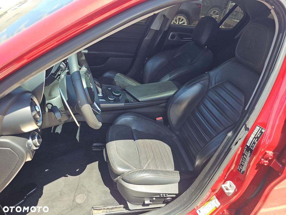 Alfa Romeo Giulia 2.0 Turbo - 5