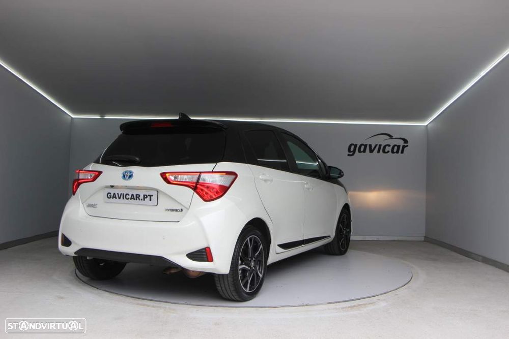 Toyota Yaris 1.5 HSD Square Collec.White - 21