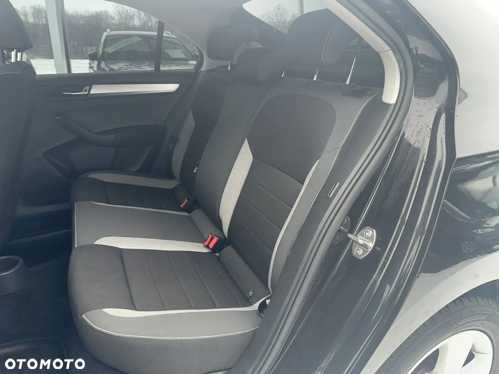 Skoda RAPID 1.0 TSI Ambition - 22