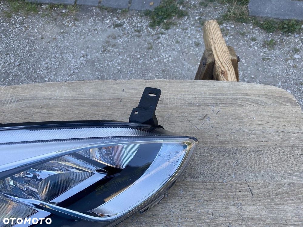 LAMPA PRZEDNIA PRAWA FORD FIESTA MK8 H1BB-13W029-AE - 5