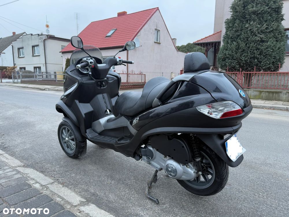 Piaggio MP-3 - 7