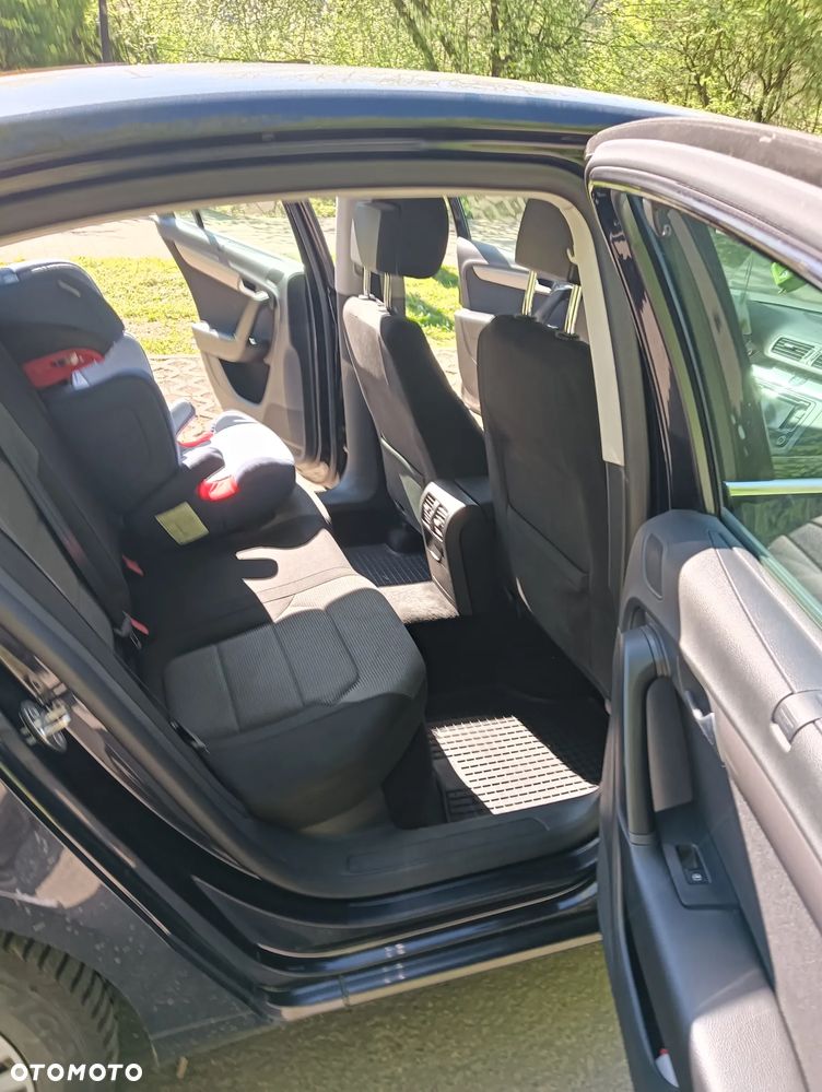 Volkswagen Passat 2.0 TDI Comfortline - 13