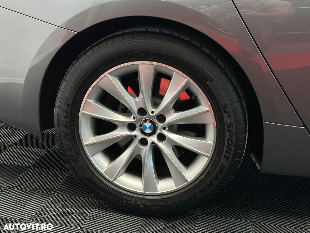 BMW Seria 5 520d - 38