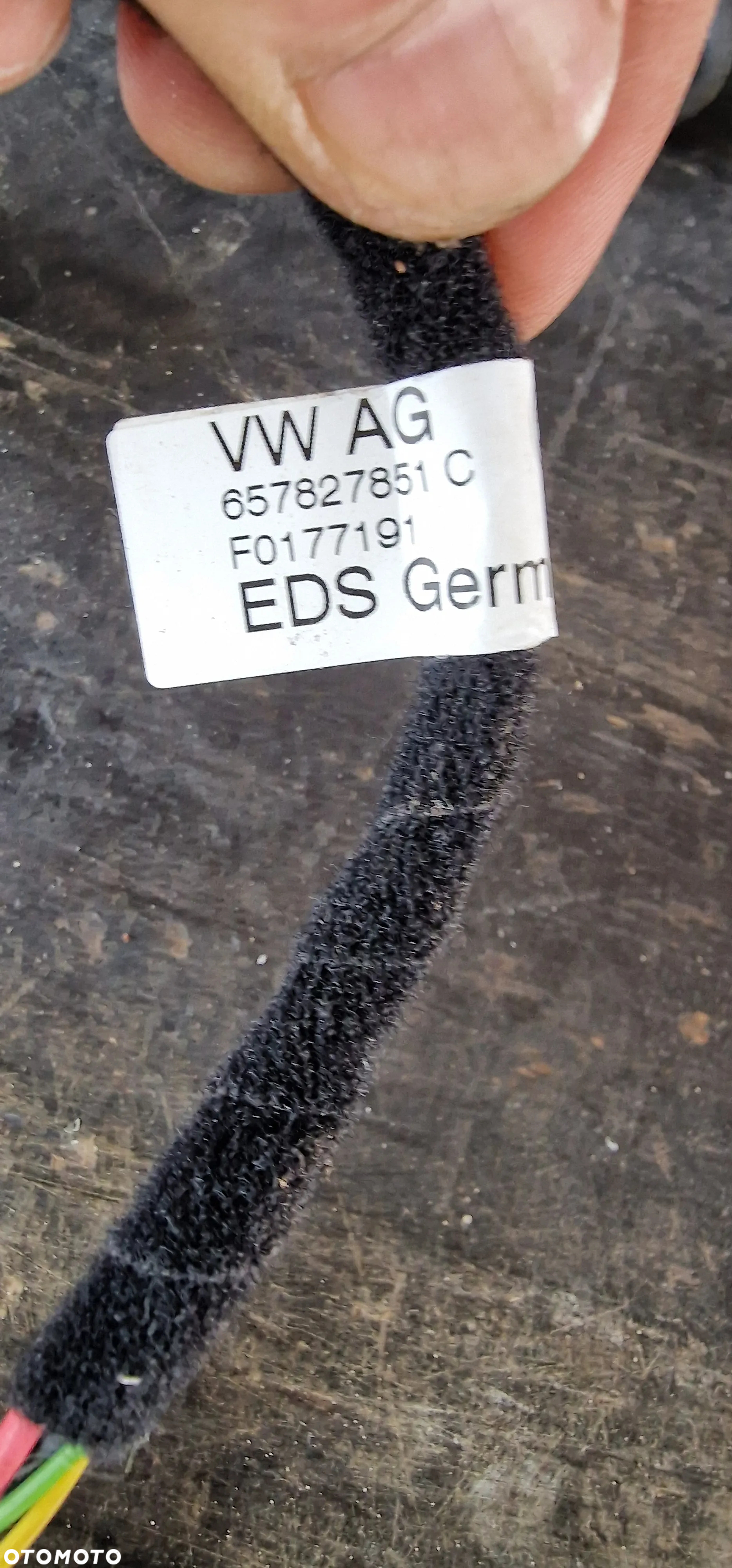 SIŁOWNIK ELEKTRYCZNY KLAPY BAGAŻNIKA PRAWY LEWY 657827852C 657827851C SKODA Scala - 5