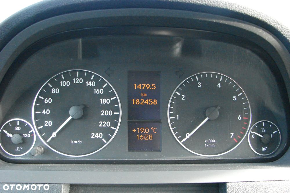 Mercedes-Benz A 2009 photo 3