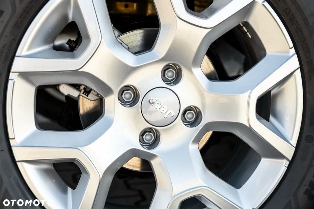 Jeep Avenger 1.2 T3 mHEV Altitude FWD eDCT6 - 10