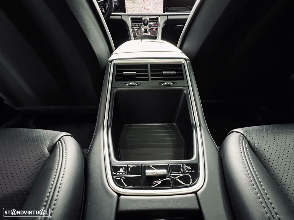 Porsche Panamera 4 S - 43