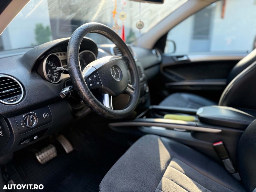 Mercedes-Benz ML - 10