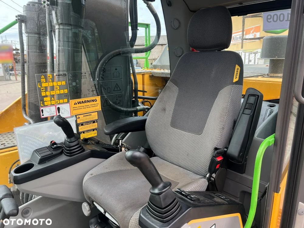 Volvo EC220EL LONG |2015 rok | 175 Km - 17