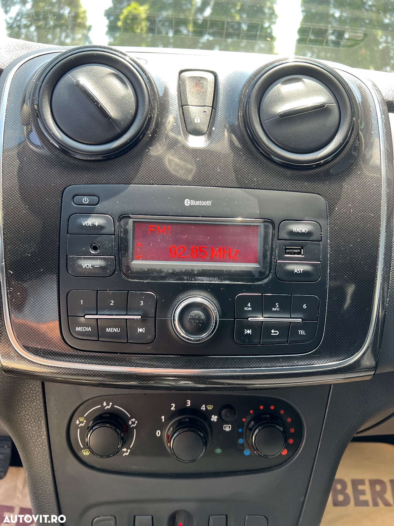 Dacia Logan MCV SCe 75 Ambiance - 10