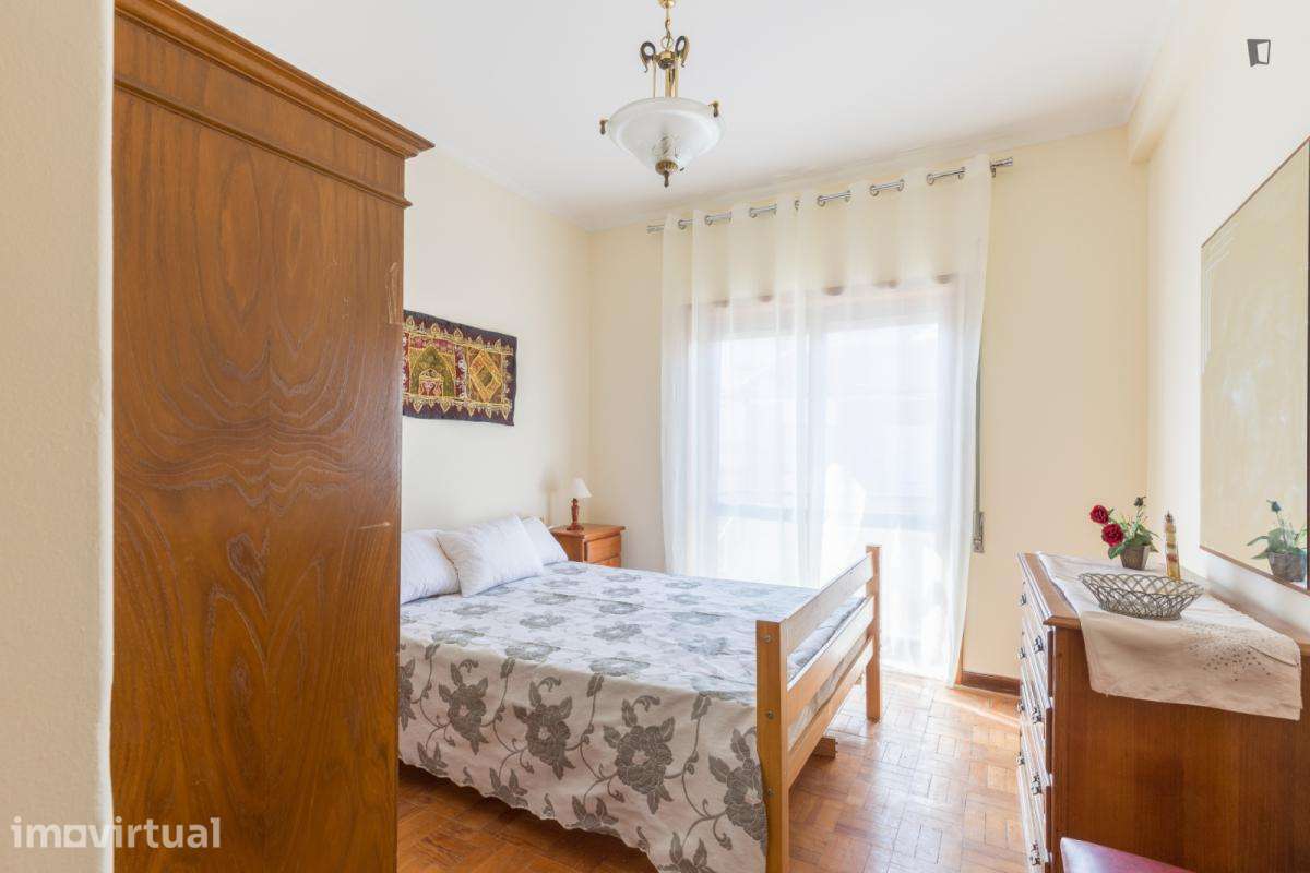 Quarto - localizado em Valongo Porto - Grande imagem: 2/20