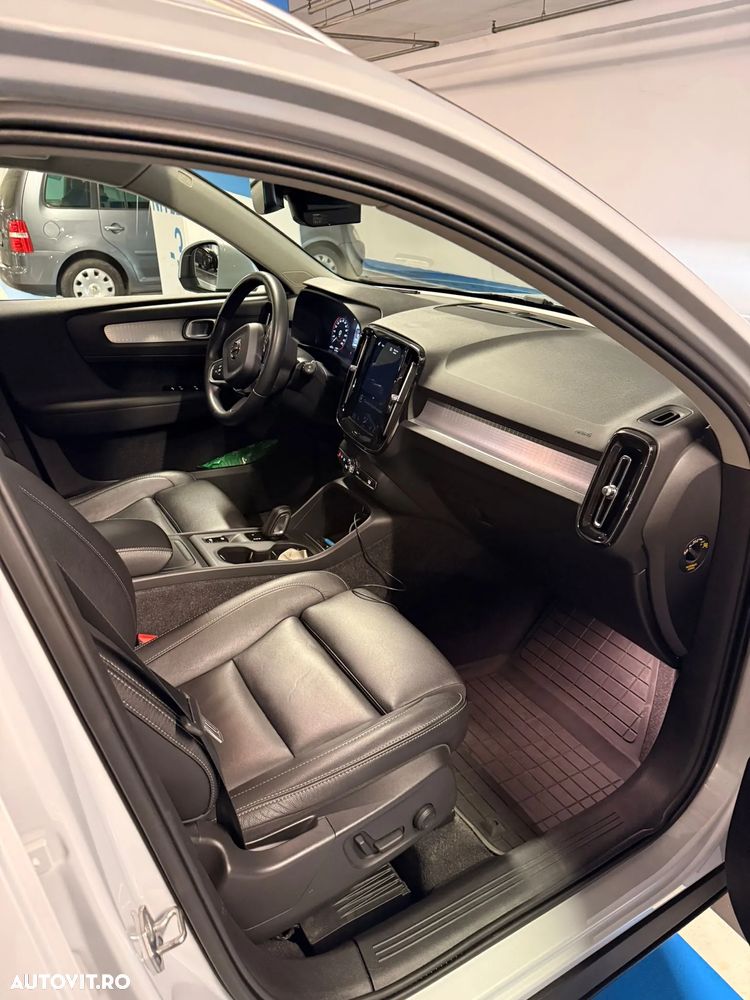 Volvo XC 40 B4 B AWD Geartronic Momentum Pro - 2