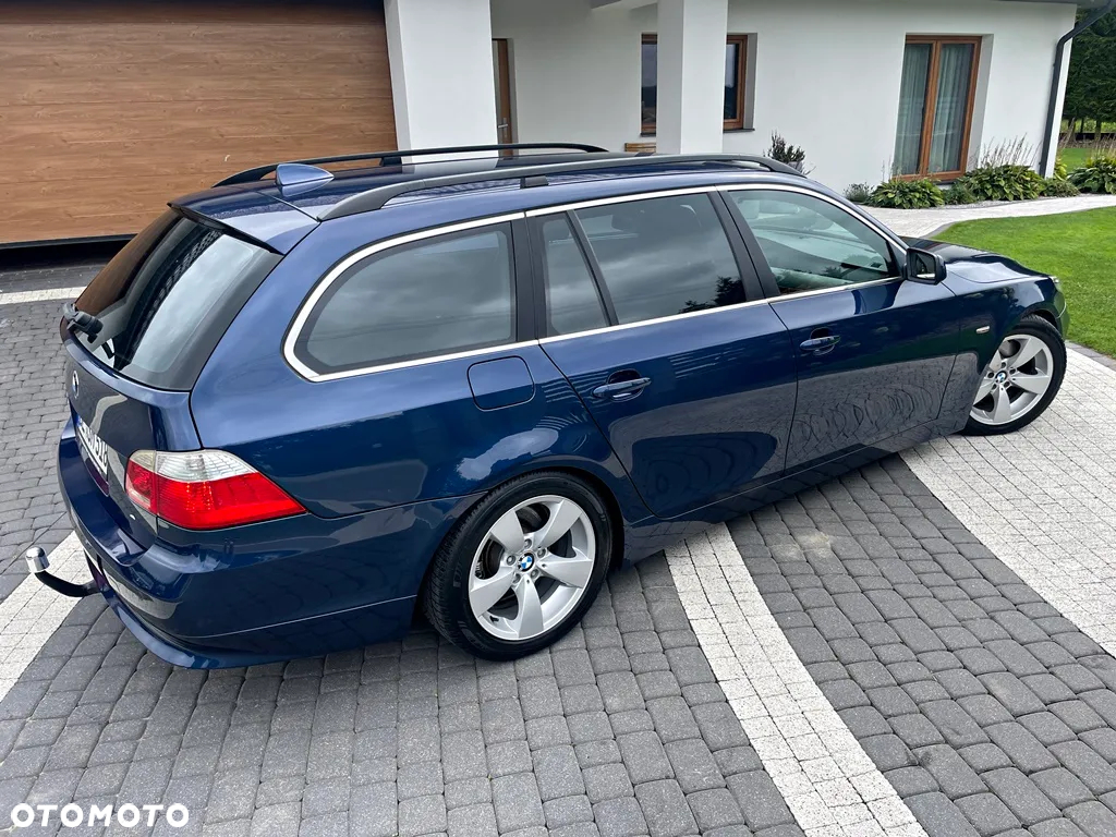 BMW Seria 5 525d Touring - 9