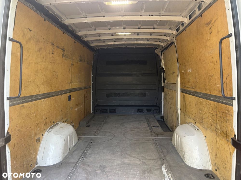 Volkswagen Crafter - 17