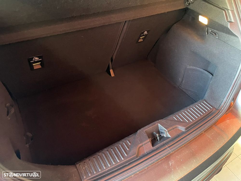 Ford Fiesta 1.0 EcoBoost S&S ST-LINE - 29